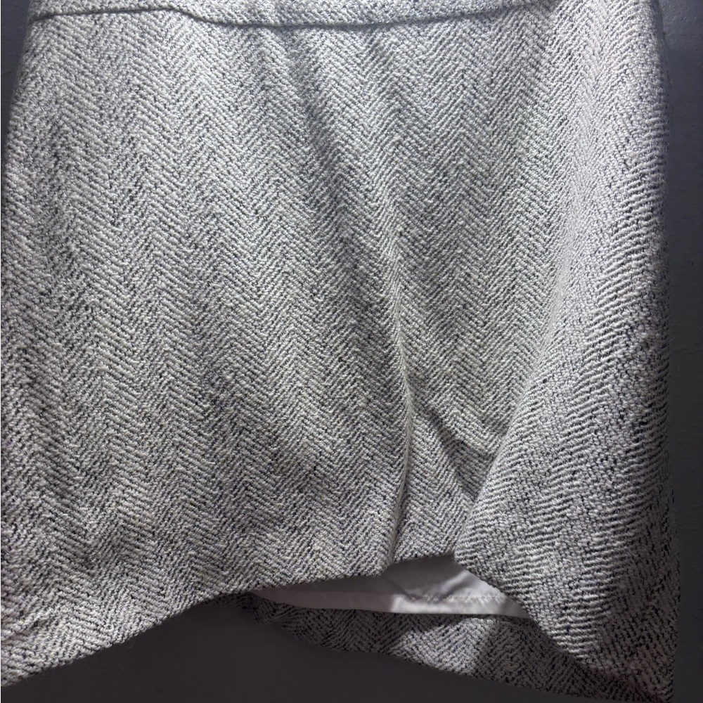 The Limited Gray Herringbone Skirt with black flecks NWT